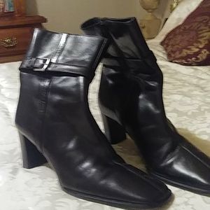 Coach boots size 8